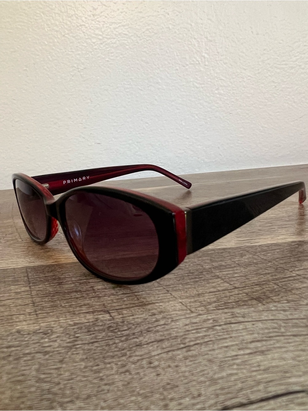 PRIMARY SUNGLASSES PRS 04 BLACK/RED